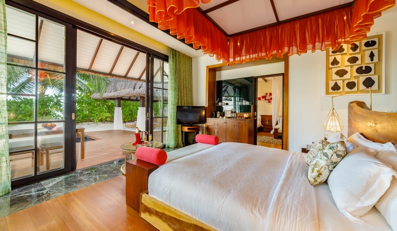 OZEN RESERVE BOLIFUSHI - Earth Pool Pavilion - Master Bedroom 1_001